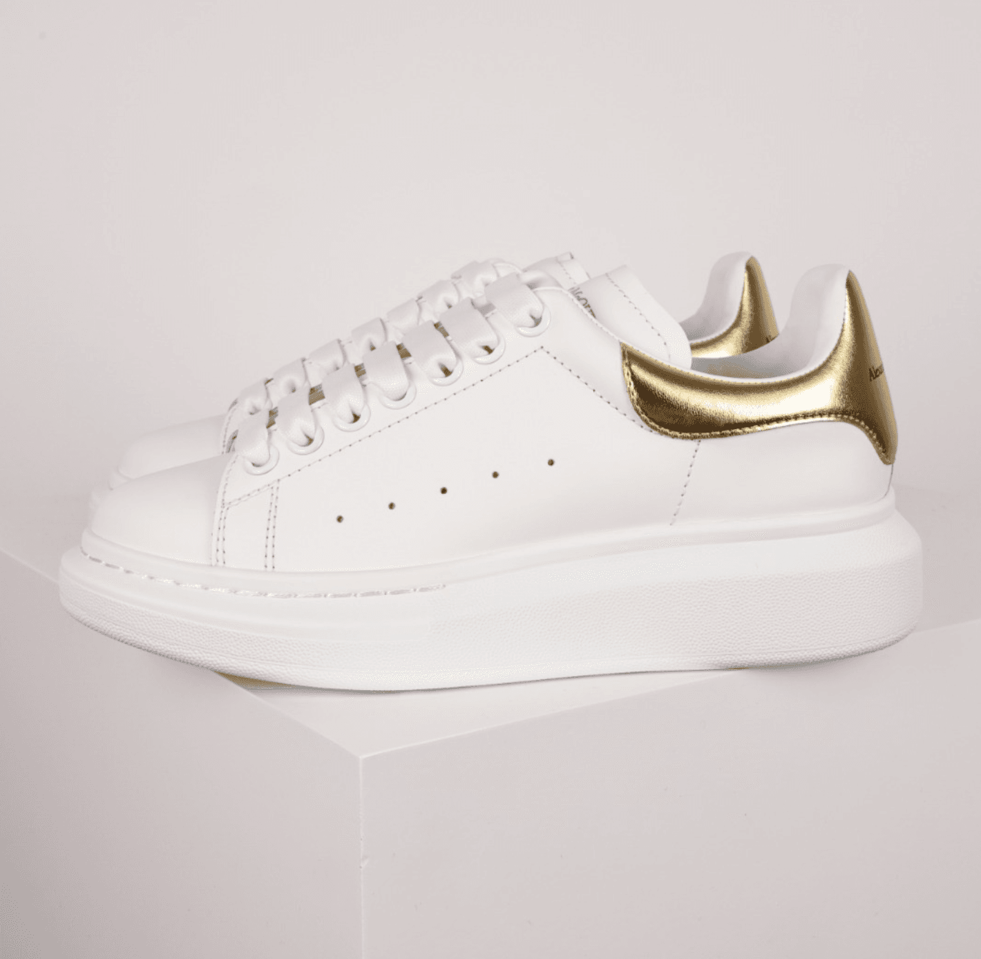 Alexander McQueen Oversized Sneaker Off-White — 金尾