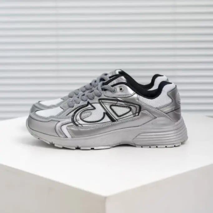 New Balance 2002R Grey — 镜面灰色