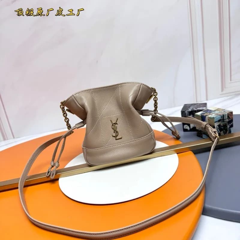 Saint Laurent Niki Mini Smooth Leather — 82【款式】