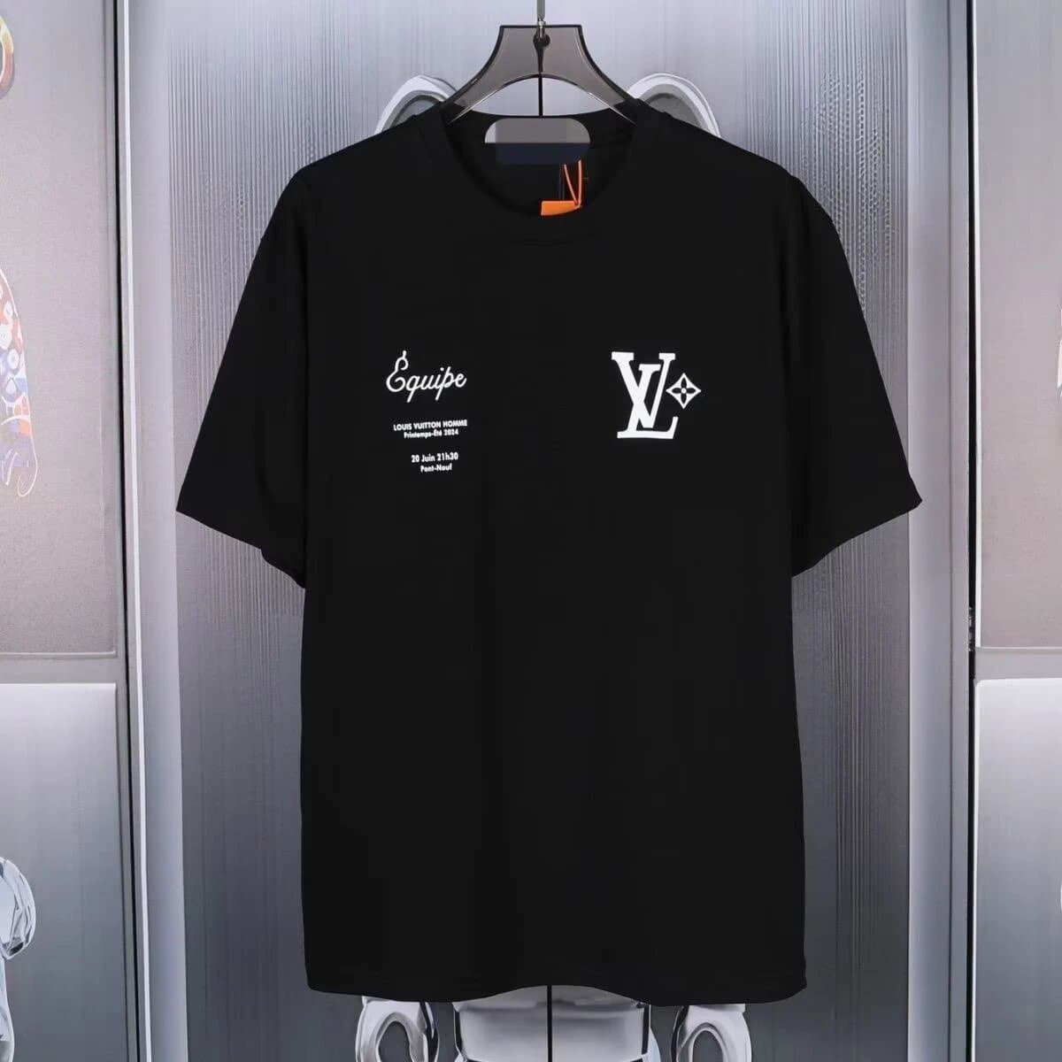 Louis Vuitton Monogram Set Classic LV Print — 30