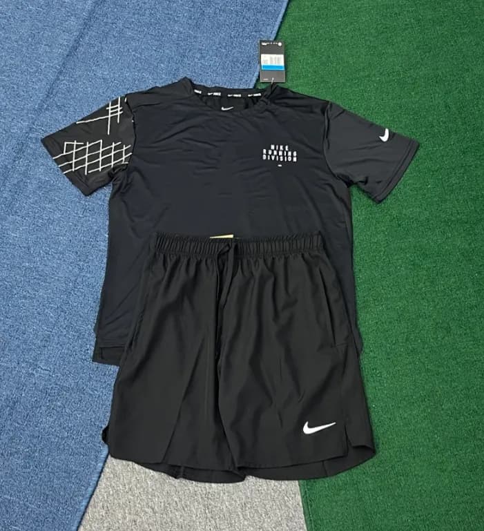 Nike Running Division Tee & Shorts Grid Print