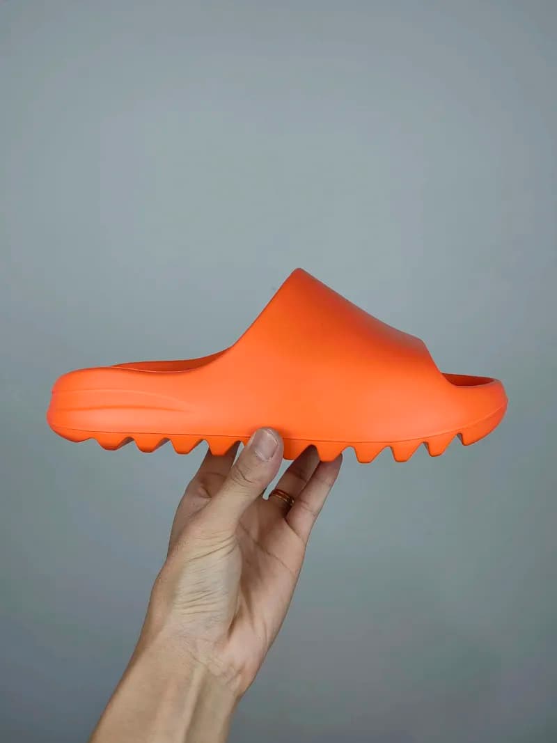 Yeezy Slide Bone — 橙色光皮（GZ0953）