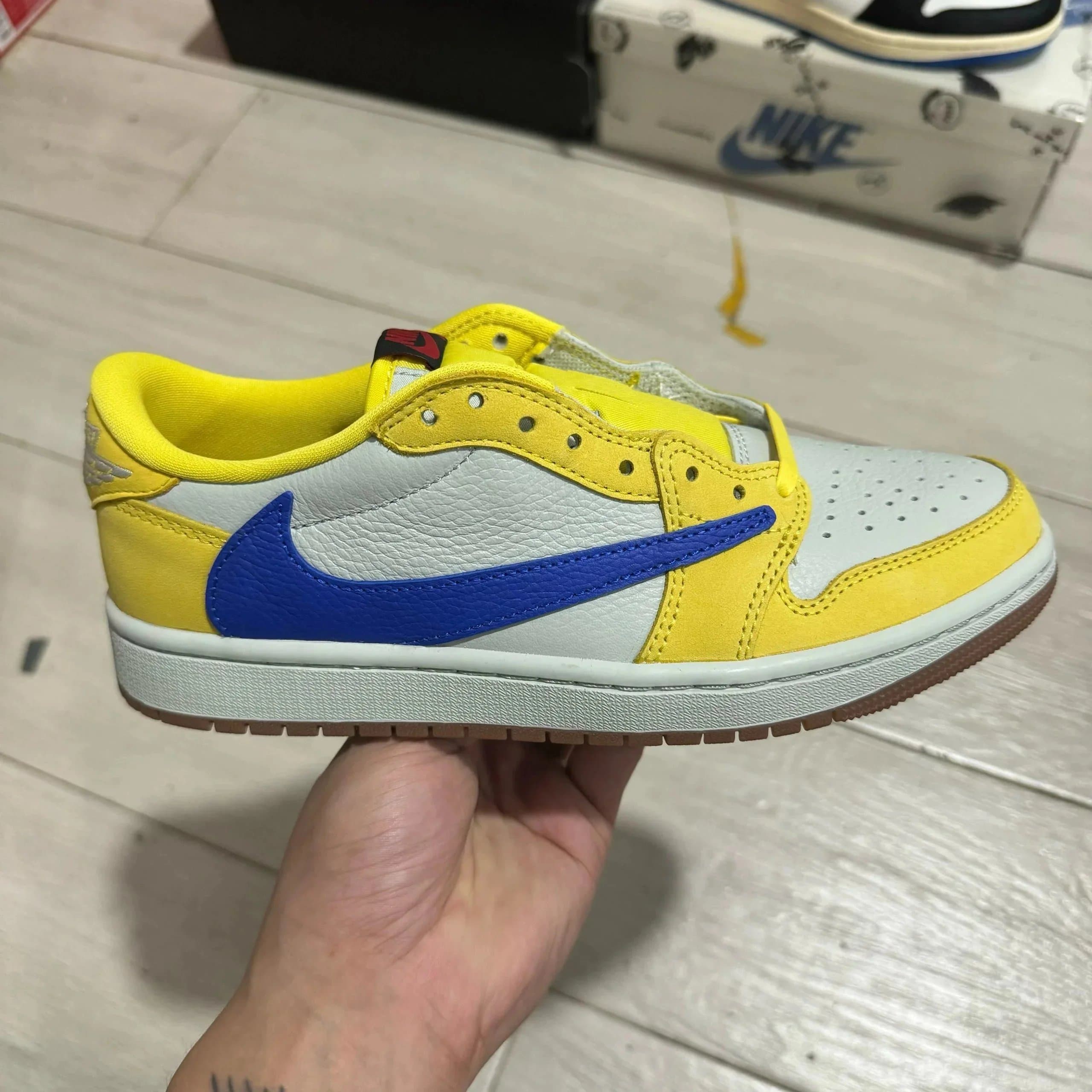 Travis Scott Air Jordan 1 Low Reverse Mocha