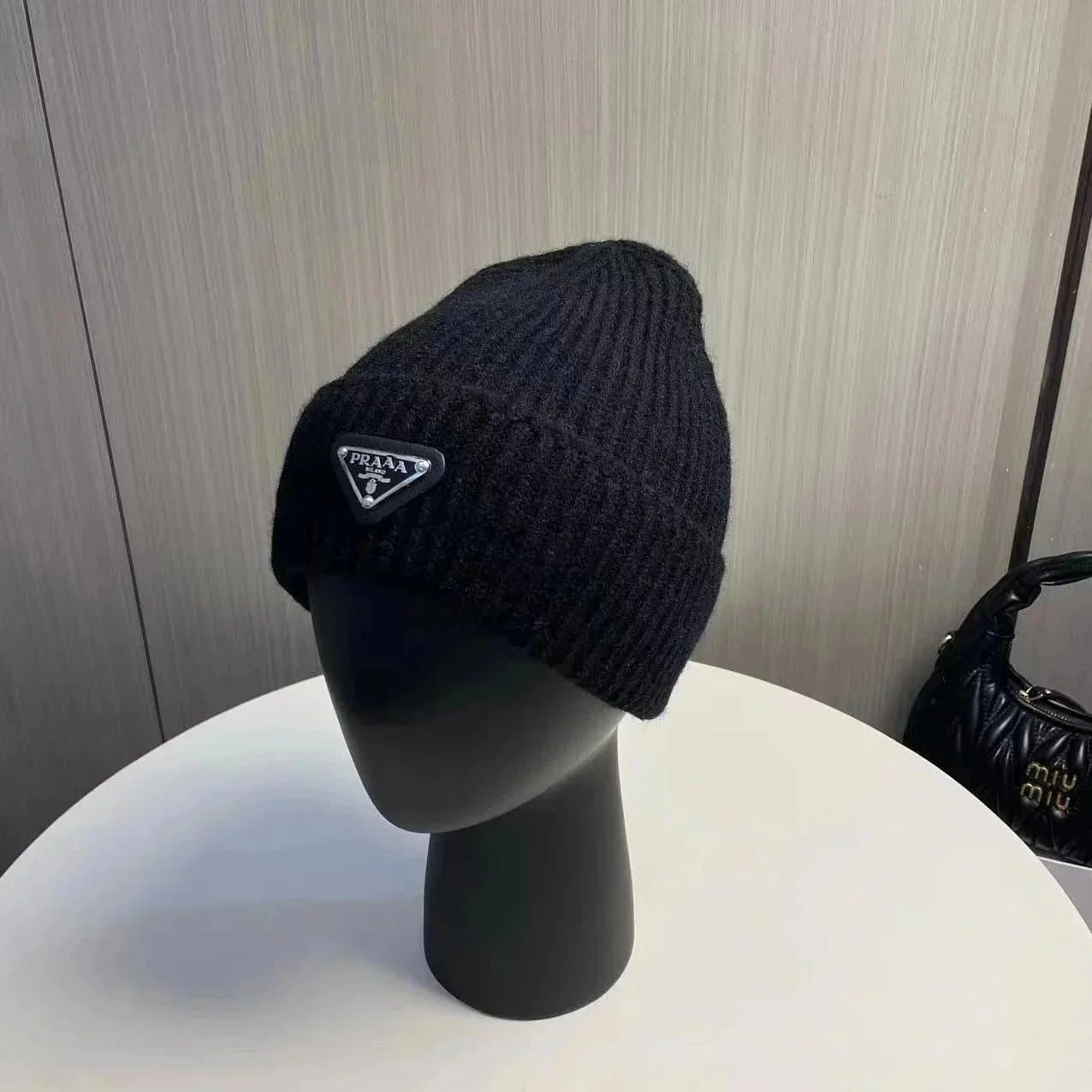 Prada Ribbed Beanie Triangle Logo — 均码 · 29-黑色*Top quality