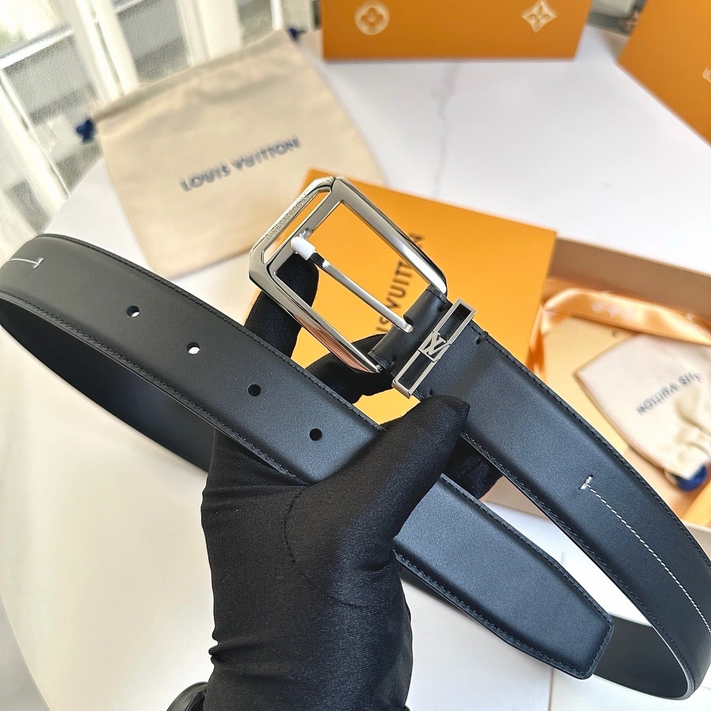 Louis Vuitton Reversible Belt LV Logo Buckle