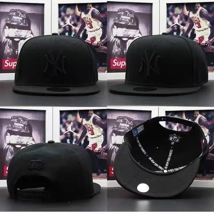 New Era × Supreme 59FIFTY Cap NY Yankees Blackout