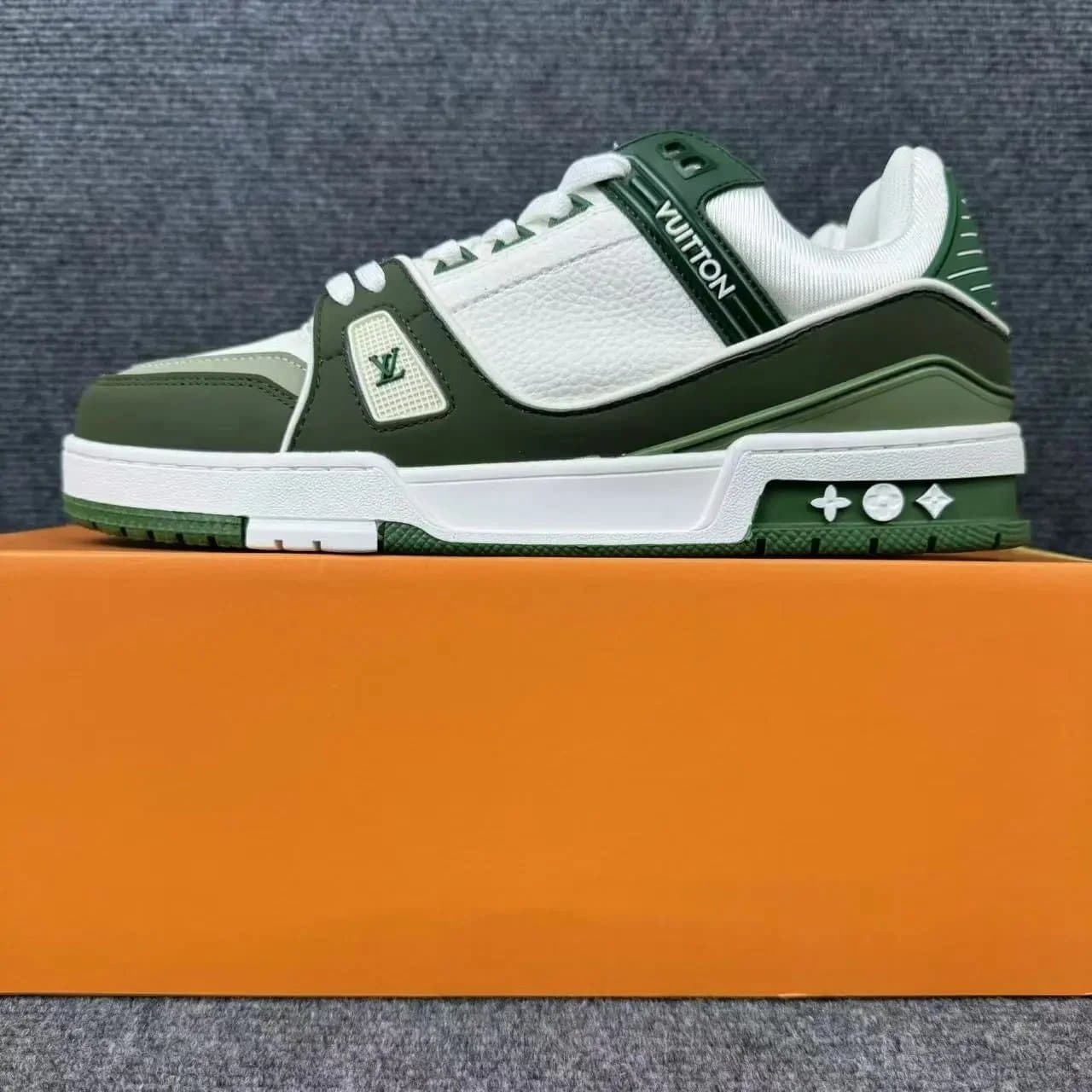Louis Vuitton LV Trainer Monogram Red White — 新绿白