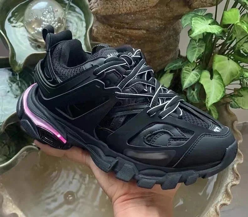 Balenciaga Triple S Black Silver — 黑色LED