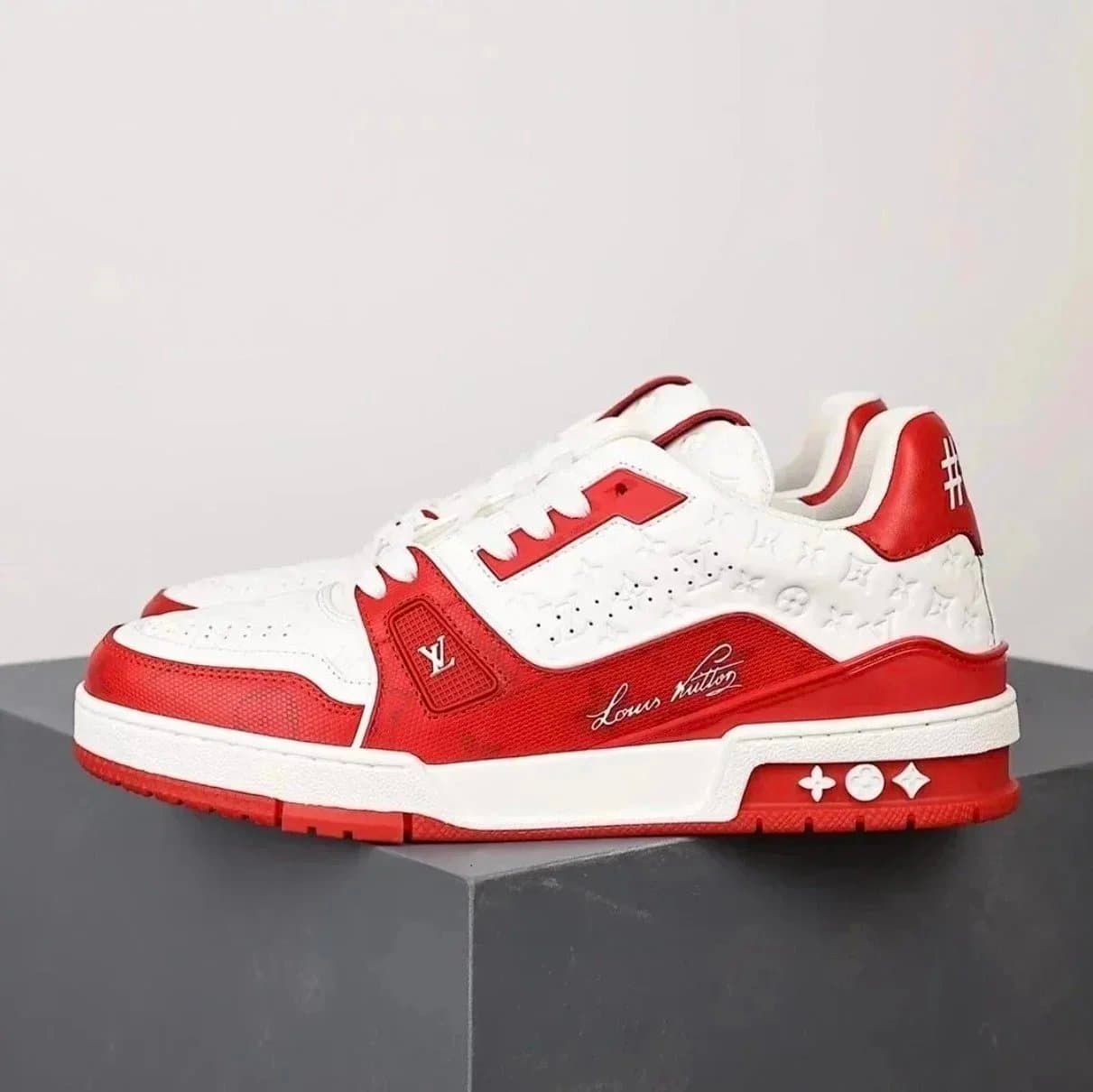 Louis Vuitton LV Trainer Monogram Embossed — 红色