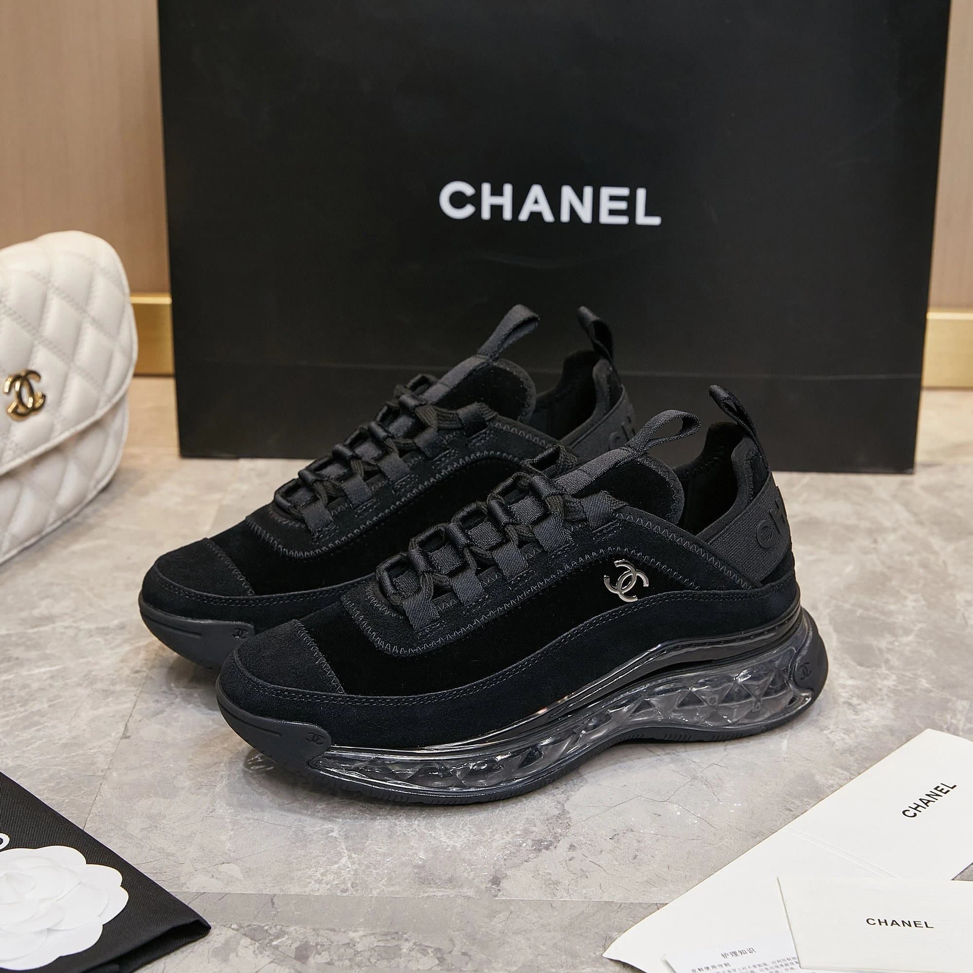 Chanel Sneaker Glitter Tweed — 25