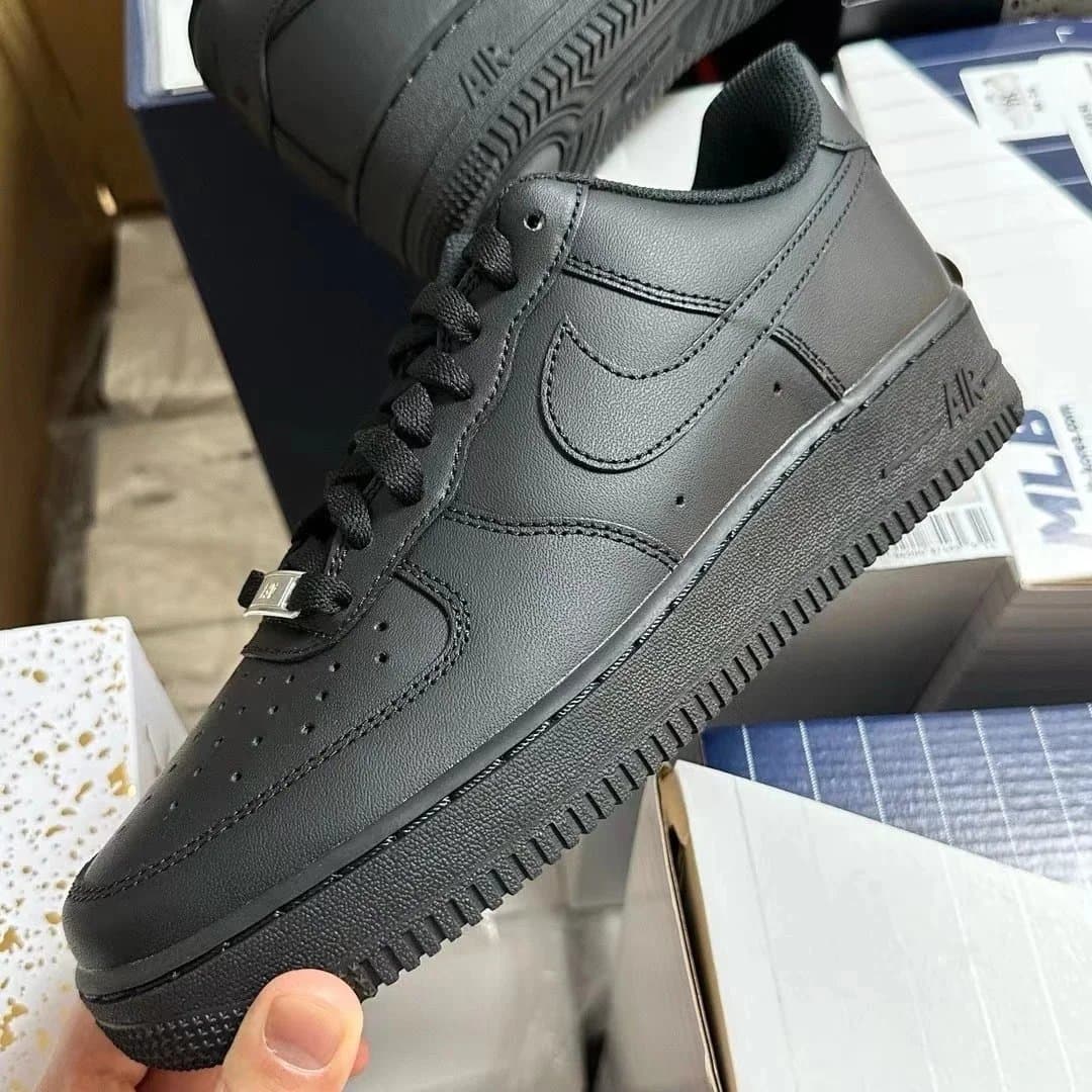 Nike Air Force 1 Low Triple Black