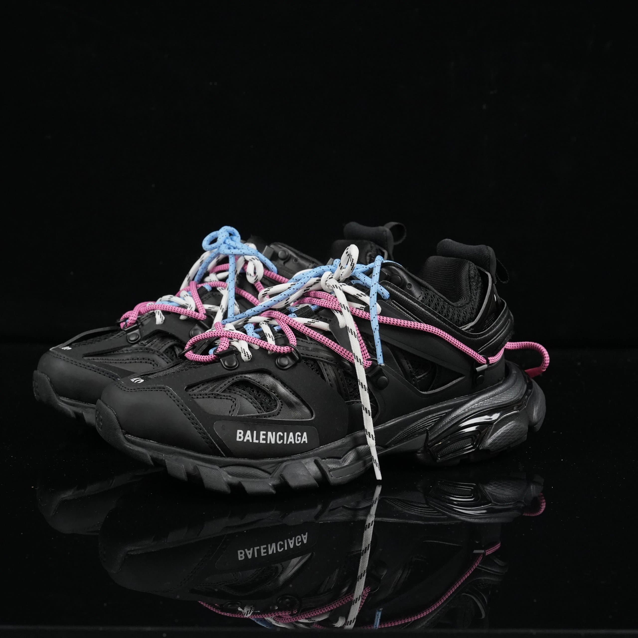 Balenciaga Triple S Multi-Lace — 800590WTRHK1594
