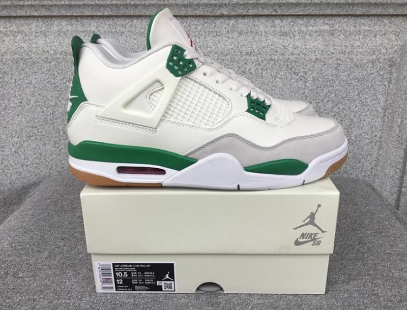 Air Jordan 4 Retro SP Pine Green