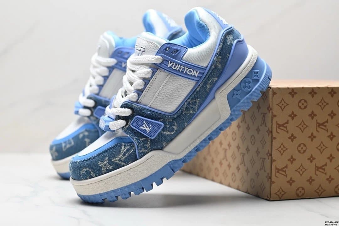 Louis Vuitton LV Trainer White Monogram — 31