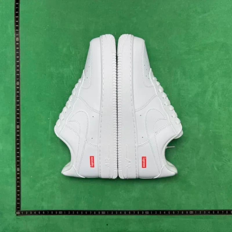 Nike Air Force 1 Low Supreme Box Logo