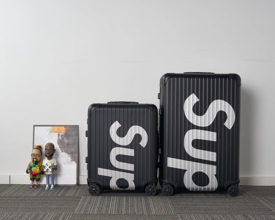 Supreme Hardshell Luggage Box Logo