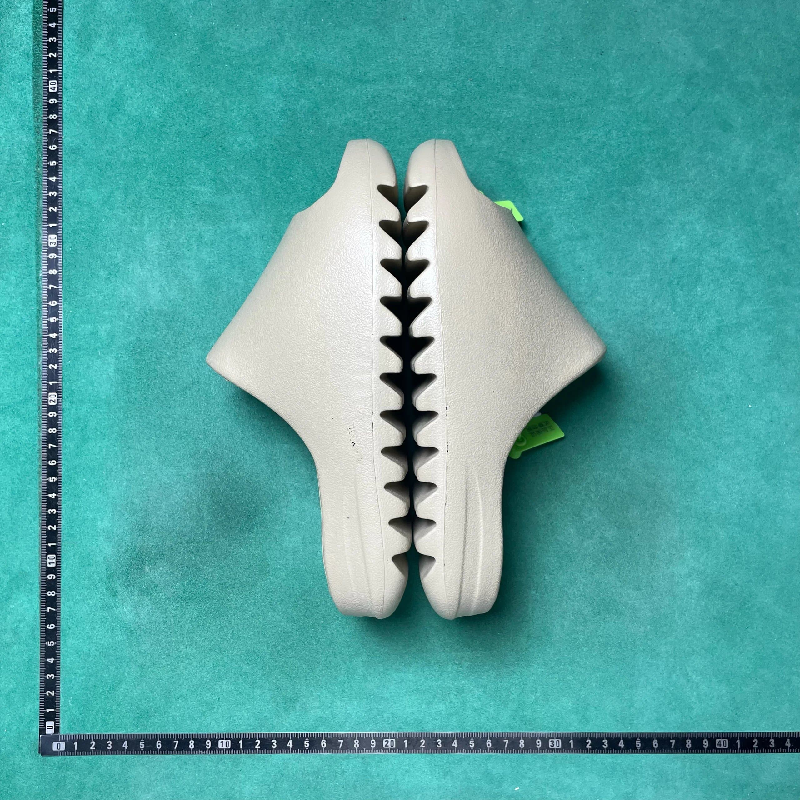 Yeezy Foam Runner Bone