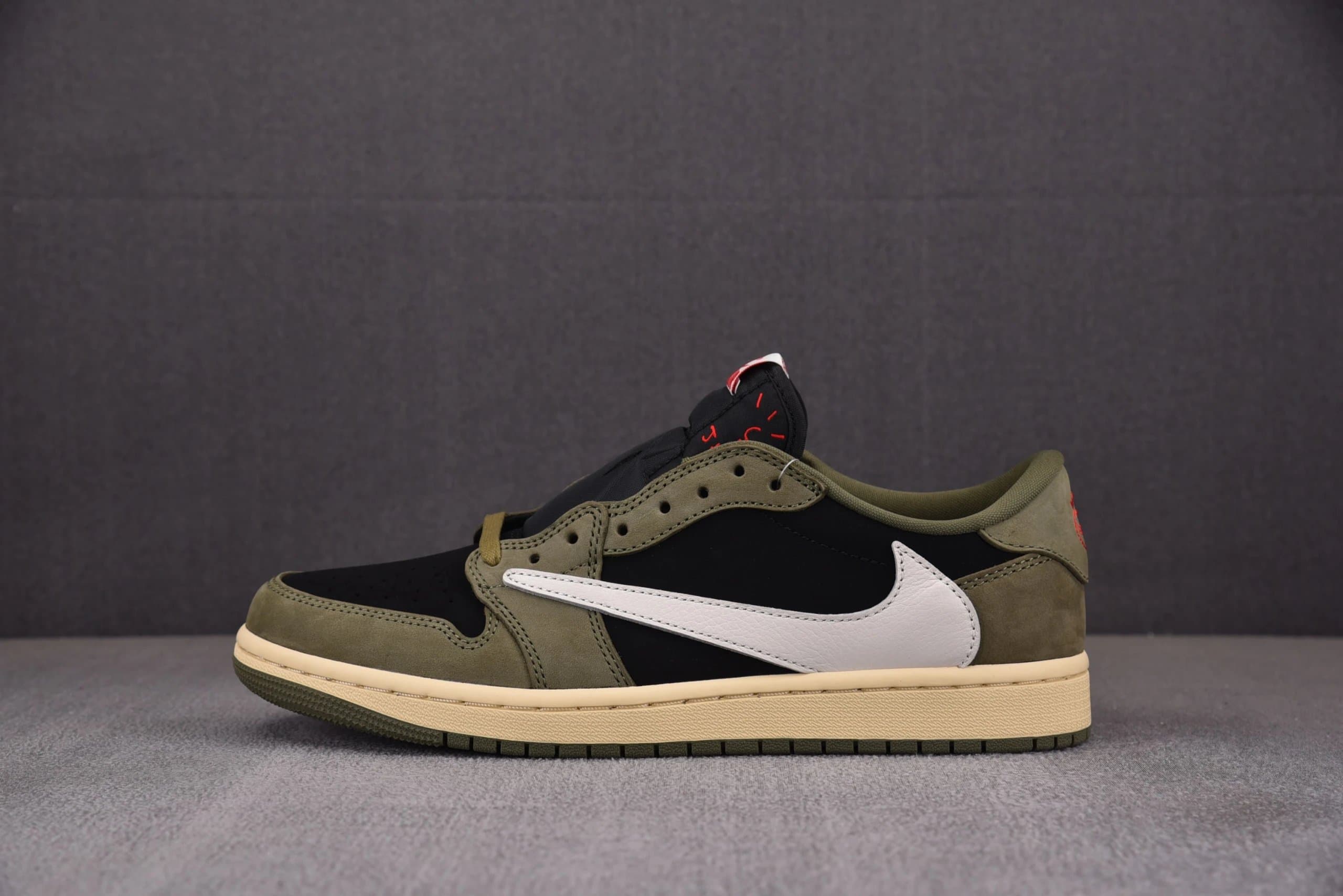 Nike × Travis Scott Dunk Low Cactus Jack — 倒钩7.0 绿黑白 DM7866-002