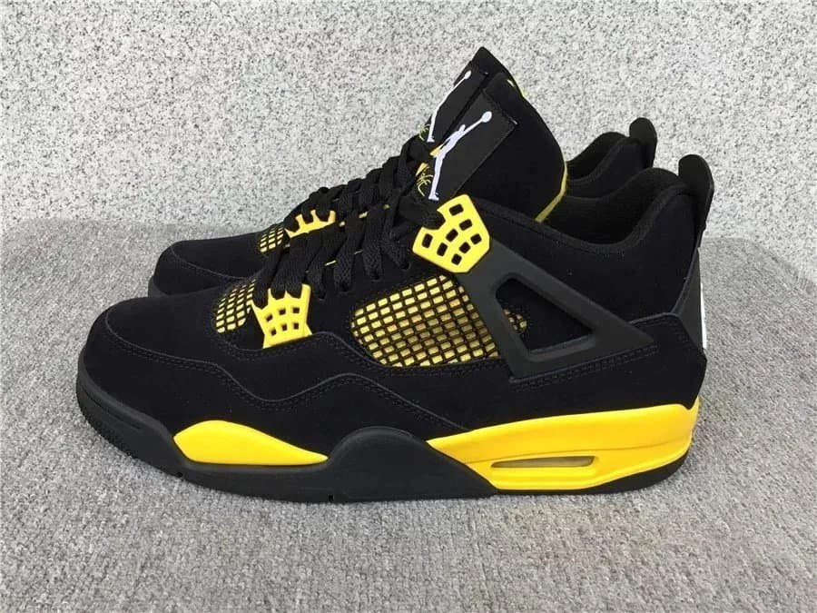 Air Jordan 4 Thunder