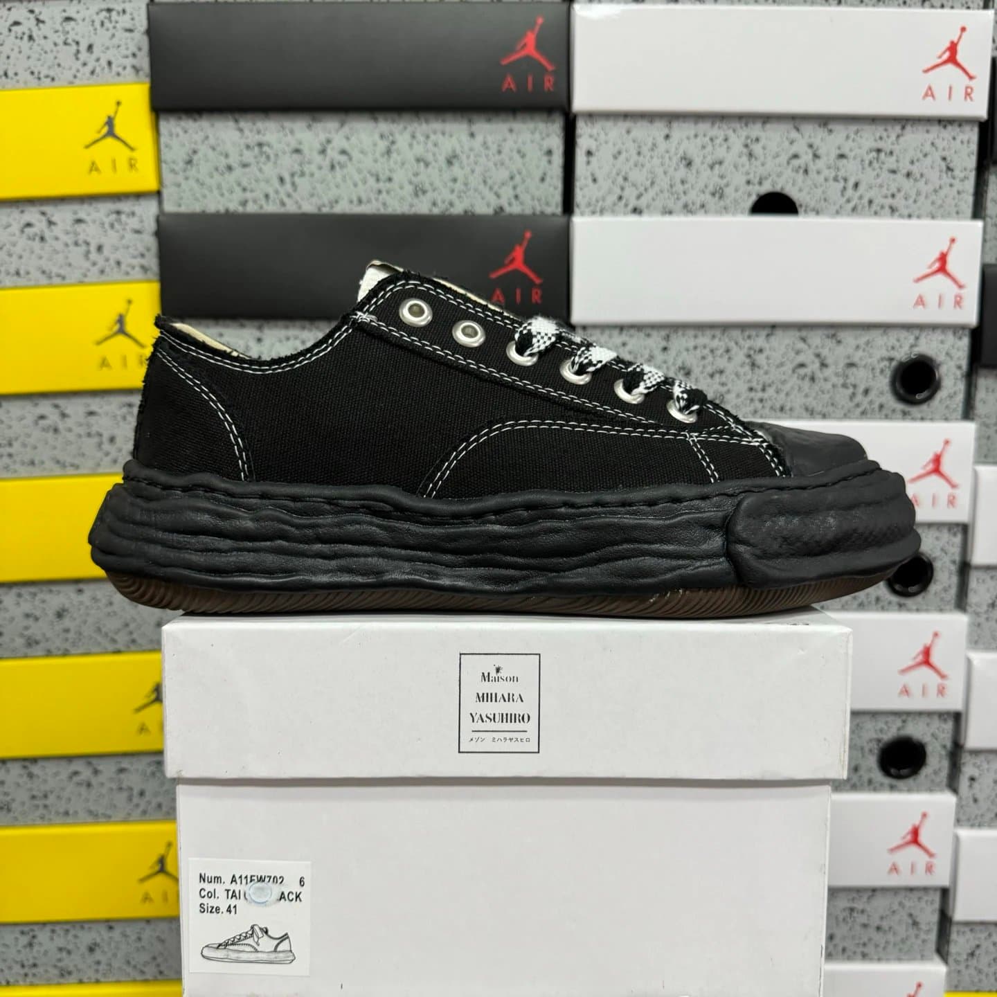 Maison Mihara Yasuhiro Mihara Yasuhiro x Jordan Black Canvas