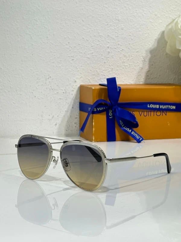Louis Vuitton Aviator Sunglasses Gradient Lens