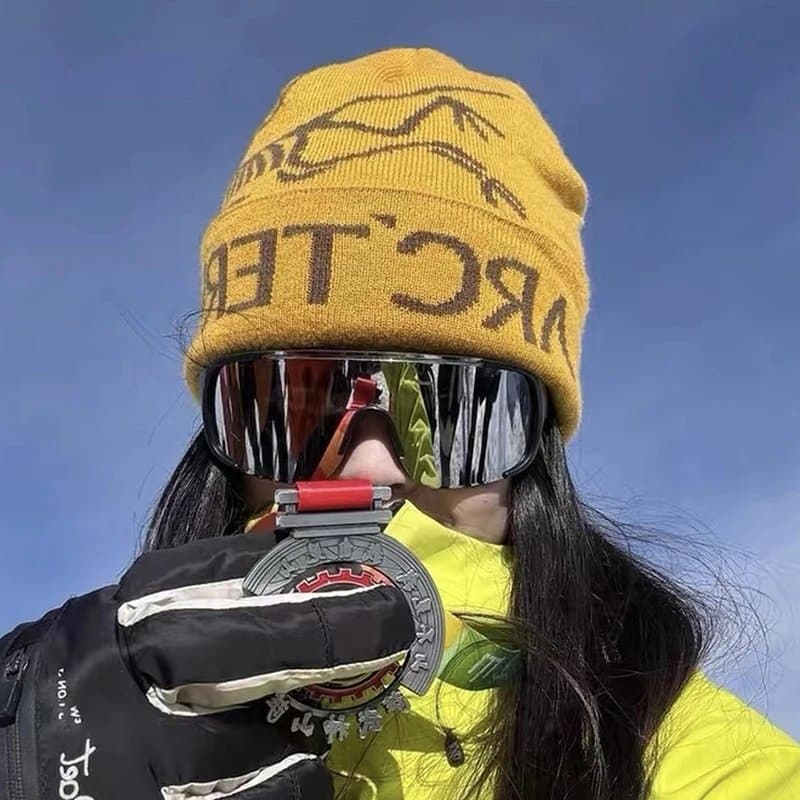 Arc'teryx Beanie Bird Logo — 均码 · 雅黄-提花字母