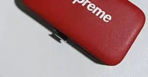 Supreme Wallet Box Logo
