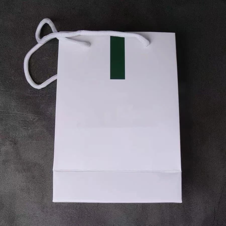 Lacoste Bracelet Gold-Tone Link — 专属手提袋