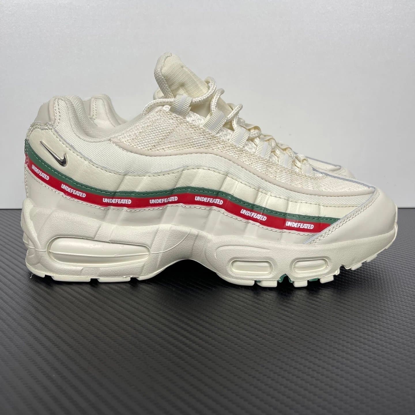 Nike Air Max 95 Sunset Gradient — EM版本 · Air Max 95乳红白联名IB4453-100