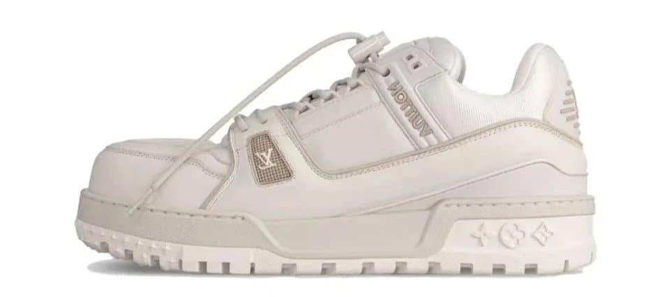 Louis Vuitton LV Trainer Monogram Suede — 米色