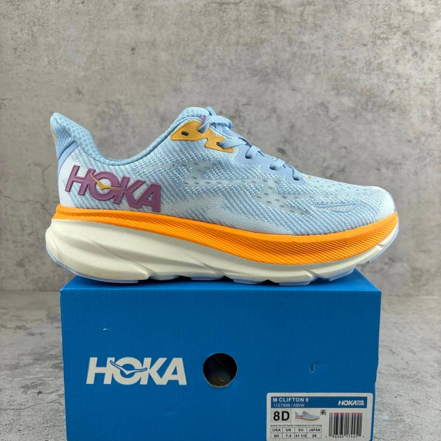 Hoka Clifton 9 ABIW