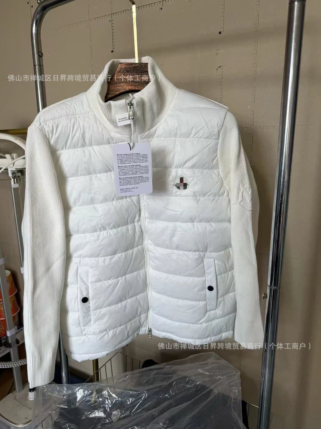 Dior Puffer Jacket Oblique Logo — 前徽白色