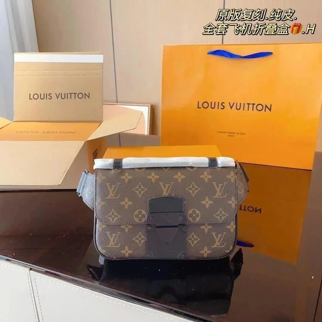 Louis Vuitton Multi Pochette Accessoires Monogram Eclipse — 1