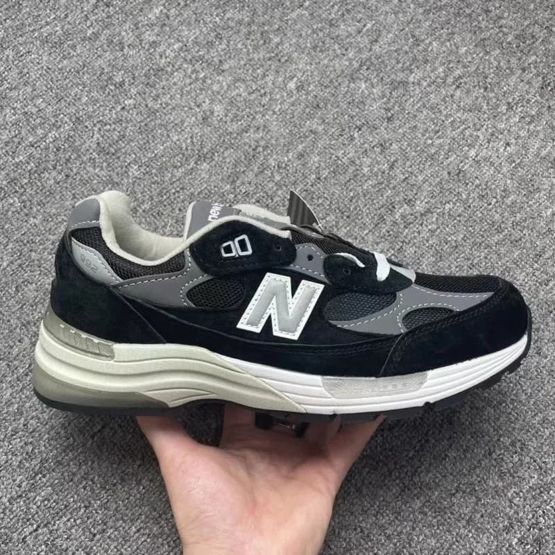 New Balance 990v3 Kith Collaboration — 总裁 NB992黑灰 EB