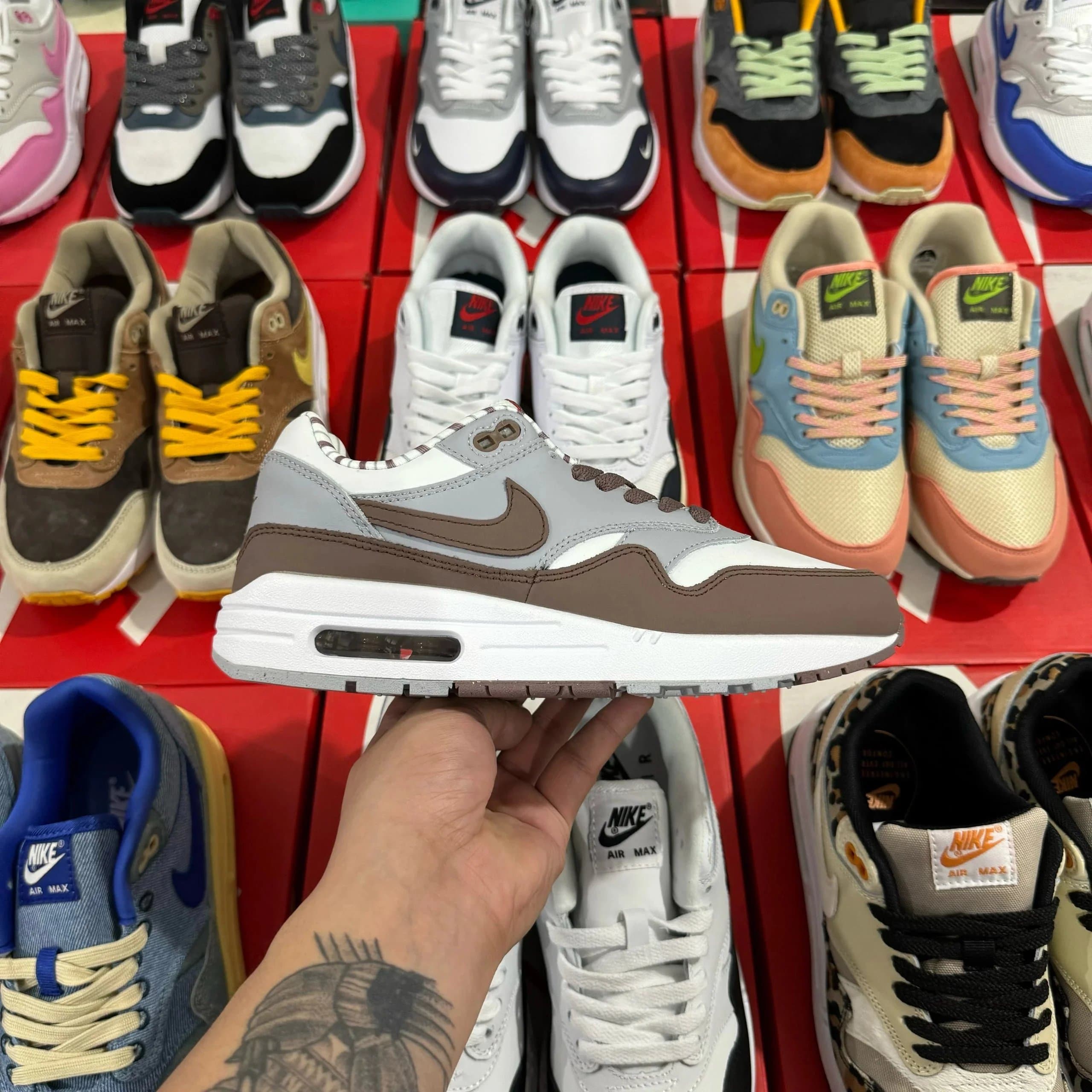 Nike Air Max 1 Smoke Grey Brown