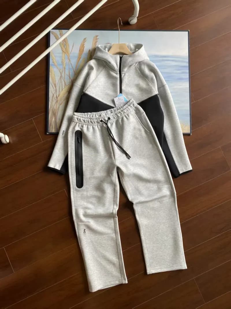 Nike Tech Fleece Hoodie and Joggers Black with White Reflective Tape — 浅灰拼黑直筒裤套装