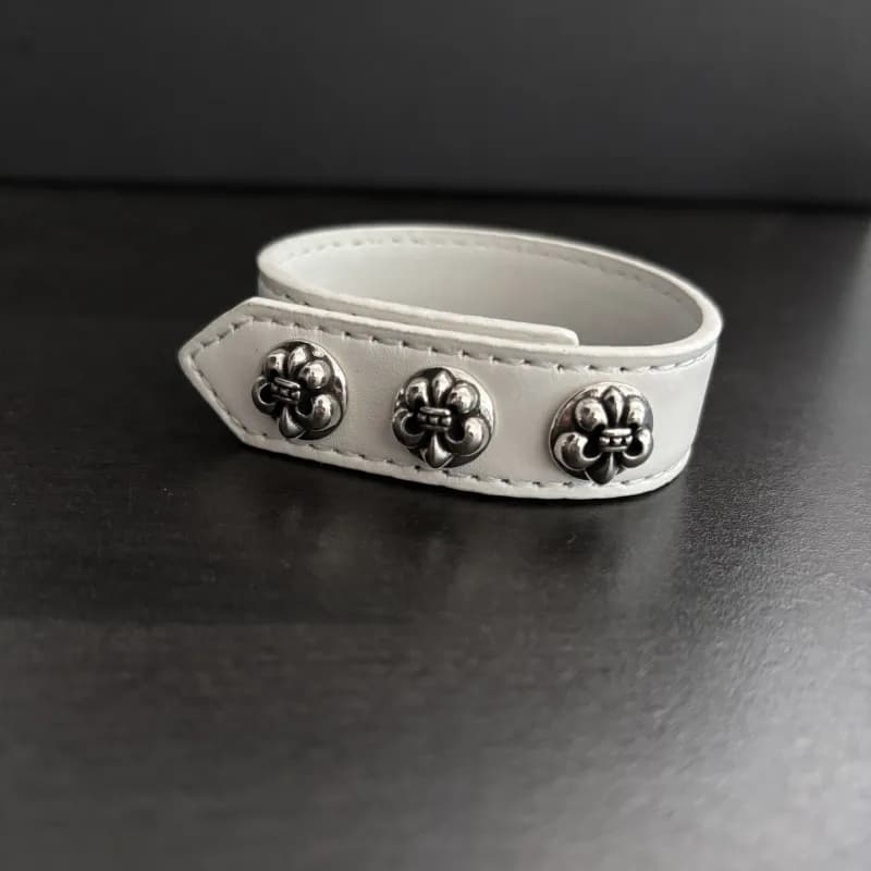 Chrome Hearts Cross Buckle Wrap Bracelet Ornate Cross Motif — 白色船锚圆饼