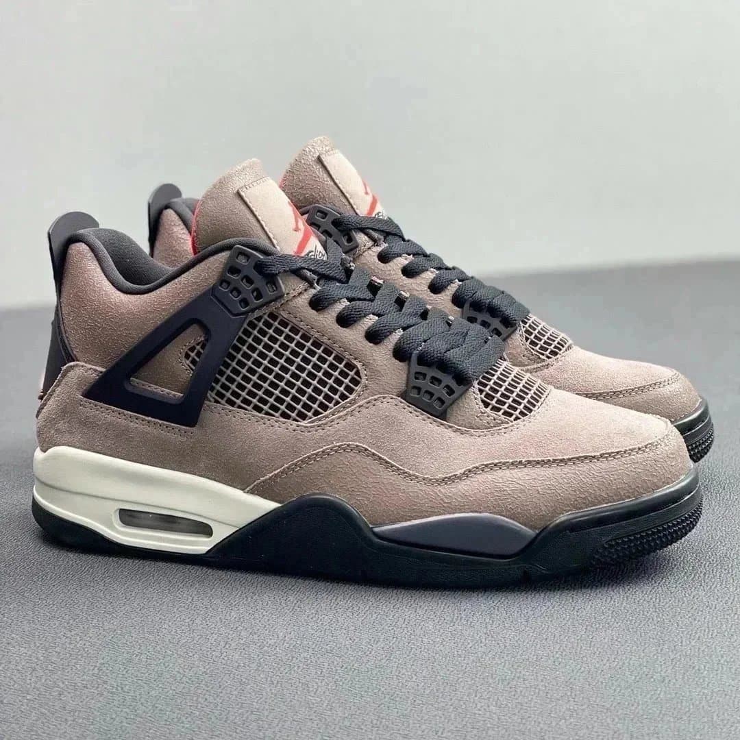 Air Jordan 4 Taupe