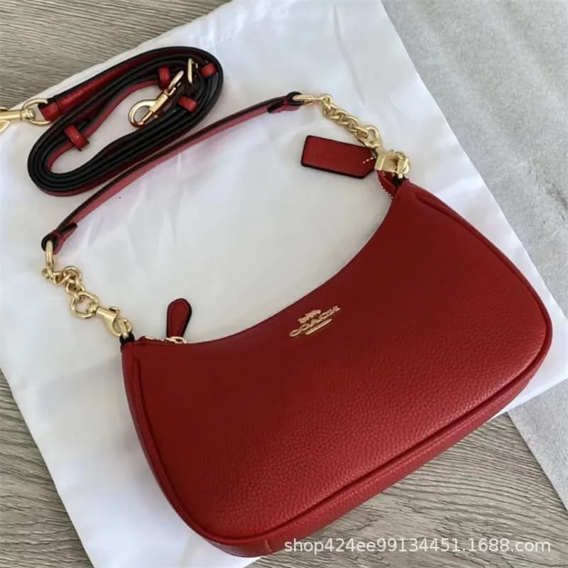 Coach Shoulder Bag Woven Raffia — 荔枝纹红