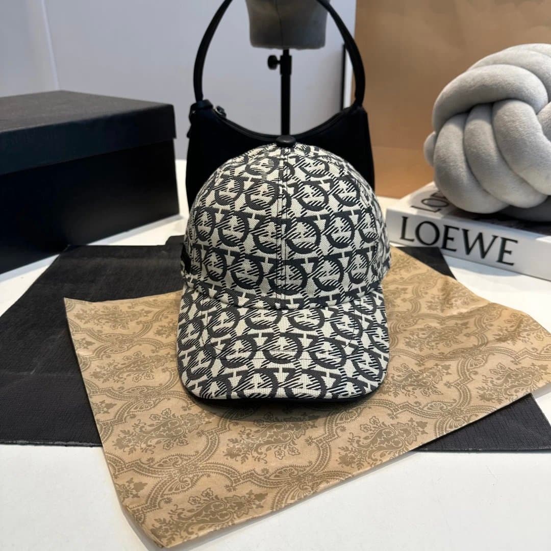 Fendi Baseball Cap FF Monogram — 22