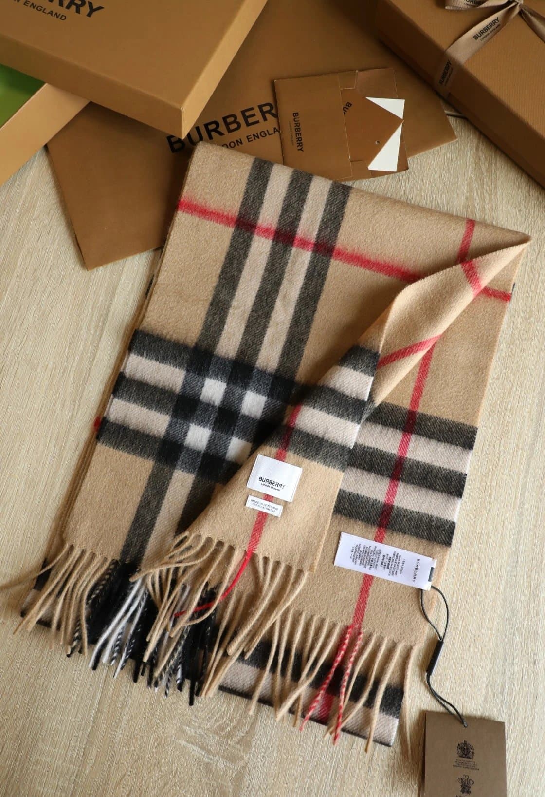 Burberry Classic Check Scarf Iconic Nova Check