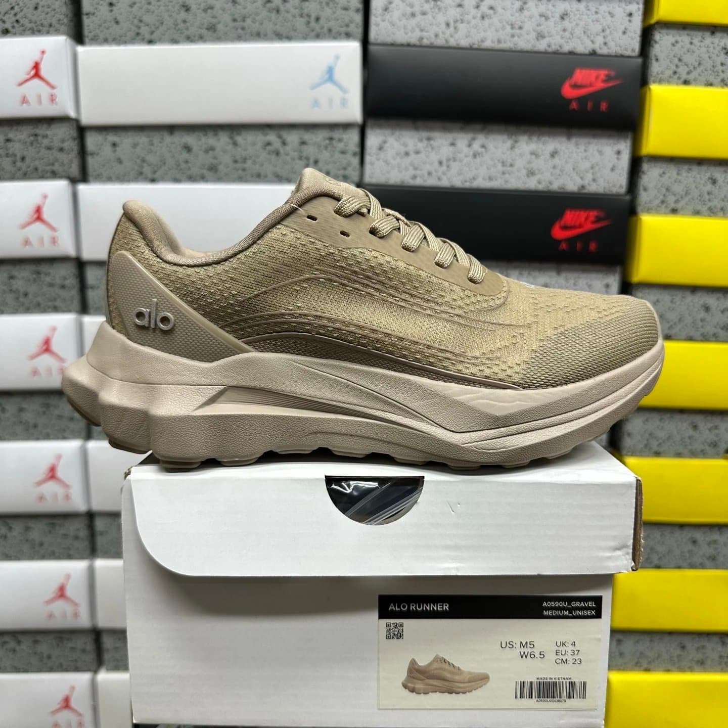 Nike Alo Runner Gravel
