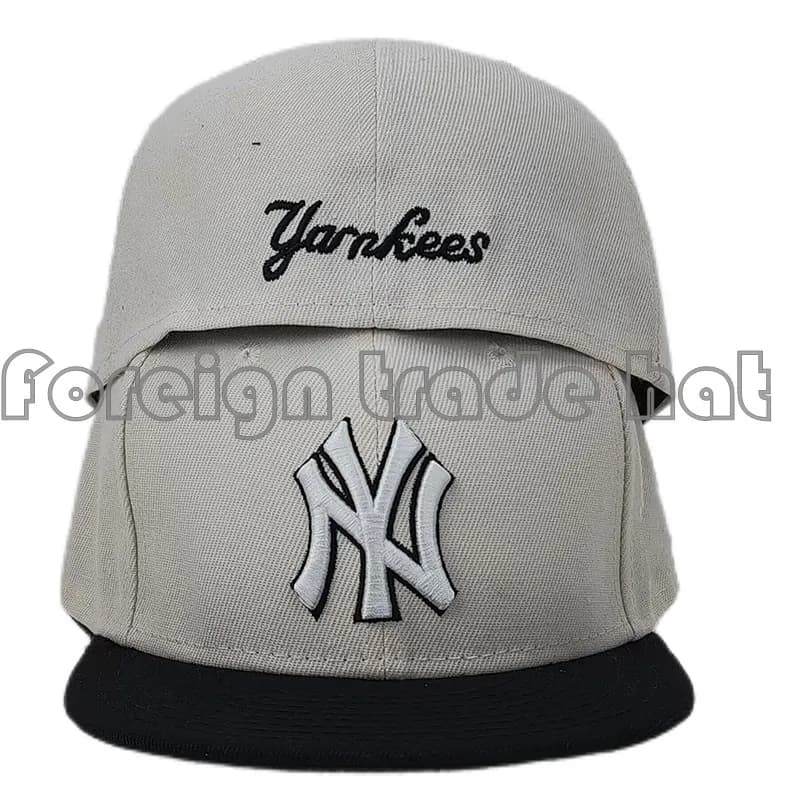 New Era × MLB Snapback Cap Chicago White Sox — 31
