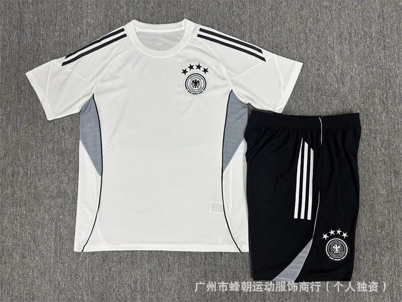 Adidas Training Set Qatar Airways — 25短袖德★国白