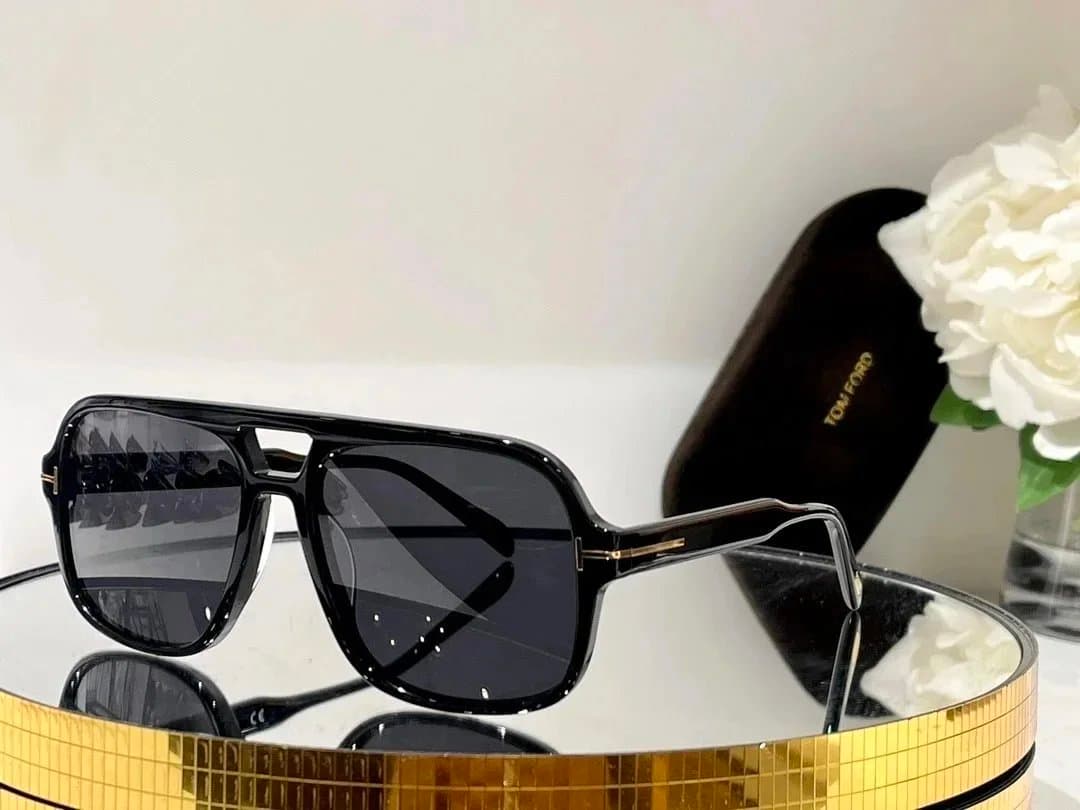 Tom Ford Sunglasses Tortoiseshell — 13