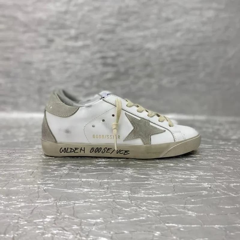 Golden Goose Superstar Distressed Star
