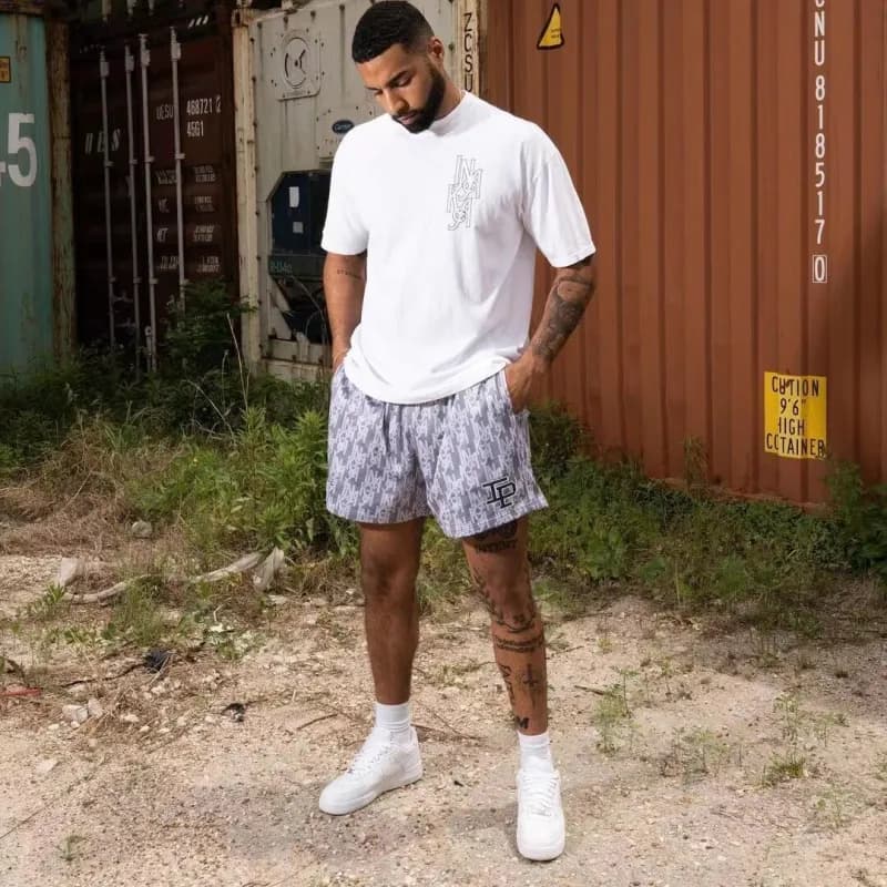 Fear of God Essentials Mesh Shorts Floral Logo Print — 酒红色