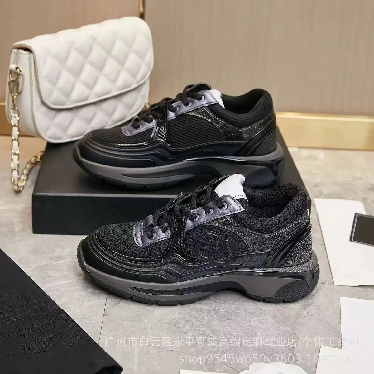 Chanel Sneaker CC Logo — 31