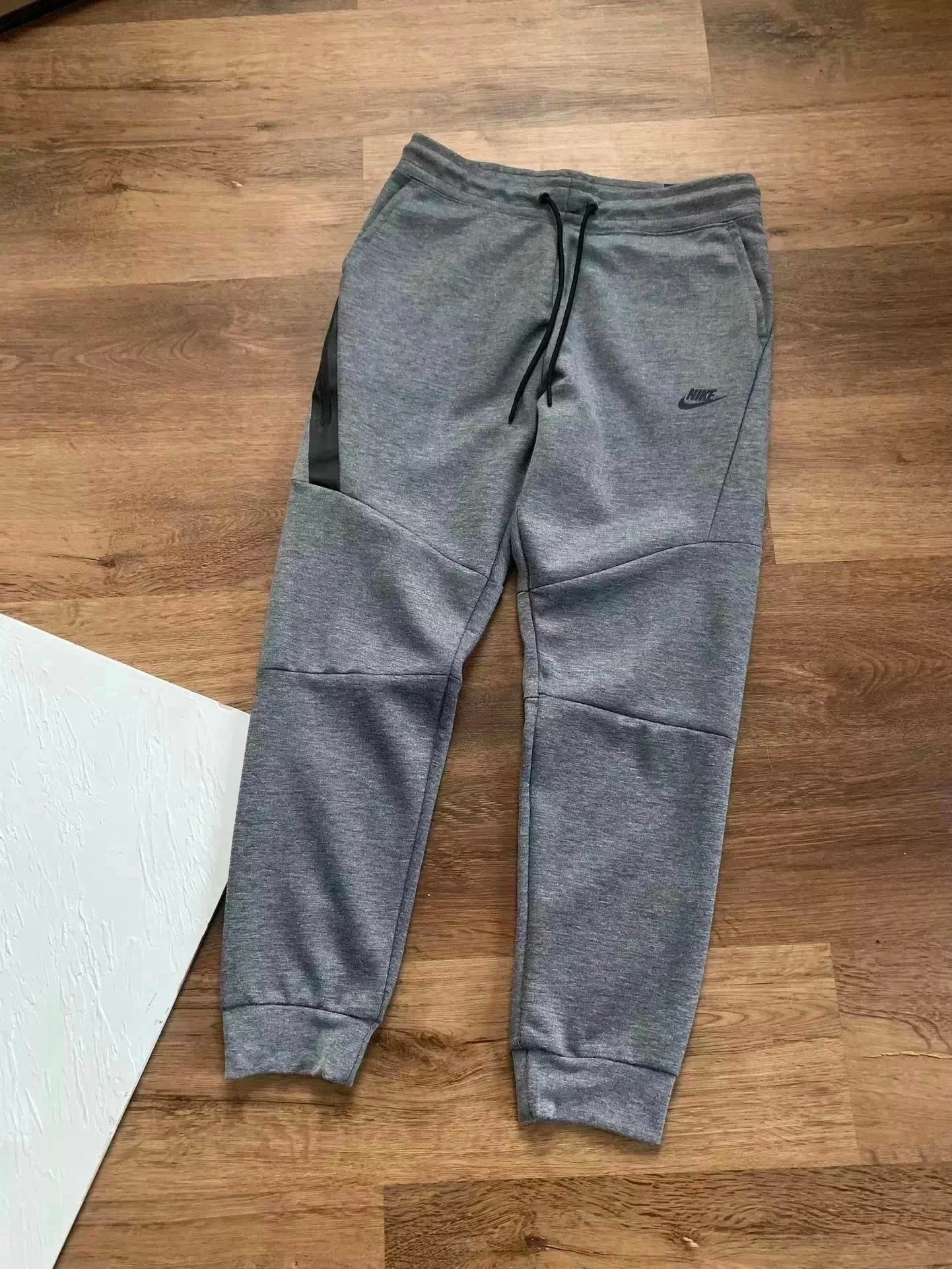 Nike Tech Fleece Joggers Red with Black Panel — 灰色002