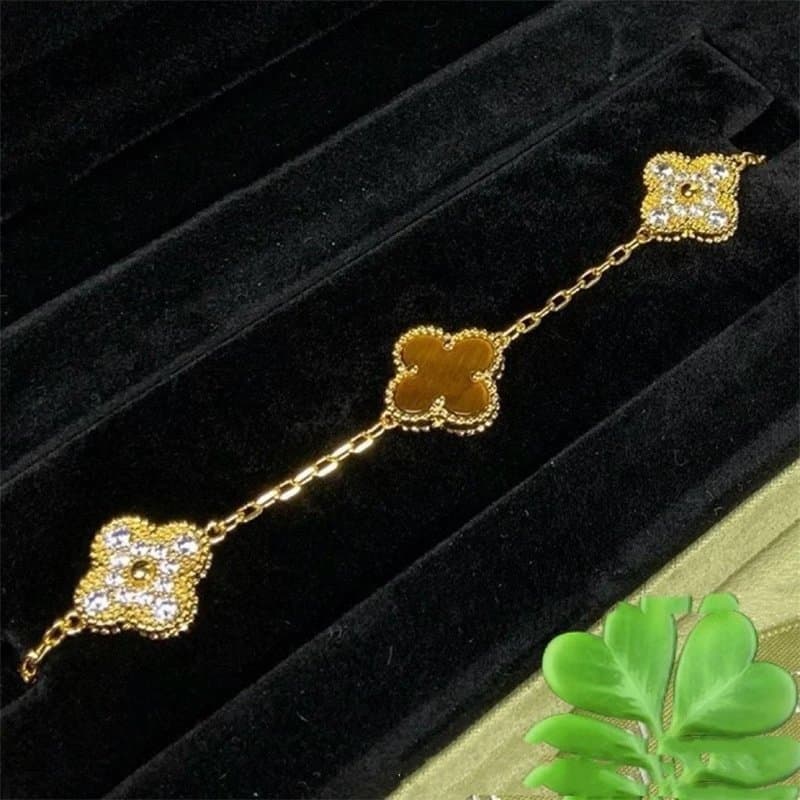 Van Cleef & Arpels Alhambra Bracelet Three Motifs — A24高版本金色一钻一黄